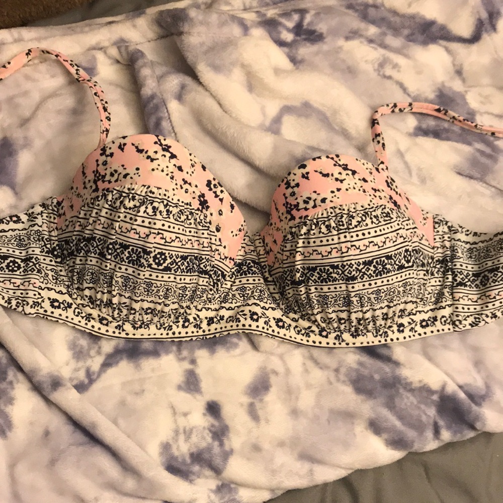 Xhilaration swim top!!